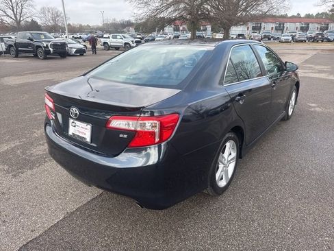 Used 2014 Toyota Camry SE image 5