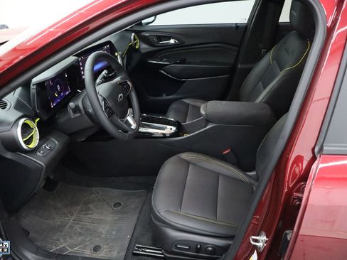 Used 2024 Chevrolet Trax ACTIV w/ Sunroof Package image 25