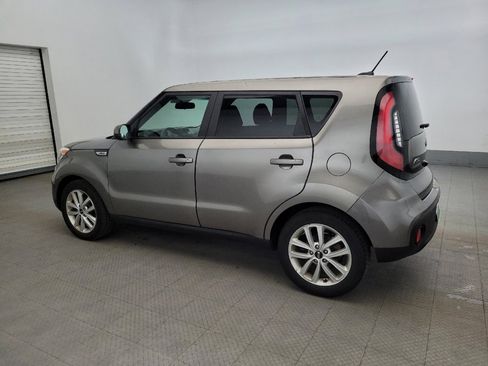 Used 2019 Kia Soul + image 3