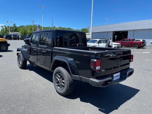 New 2026 Jeep Gladiator Sport AWD/4WD image 4