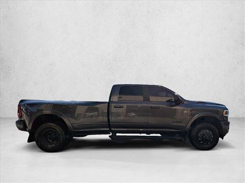 Used 2022 RAM 3500 Laramie w/ Night Edition AWD/4WD image 4