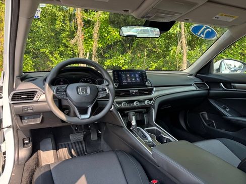 Used 2021 Honda Accord LX image 9