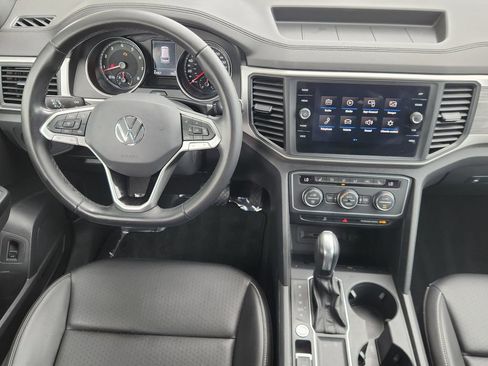 Used 2020 Volkswagen Atlas Cross Sport SE w/ Panoramic Sunroof Package FWD image 27