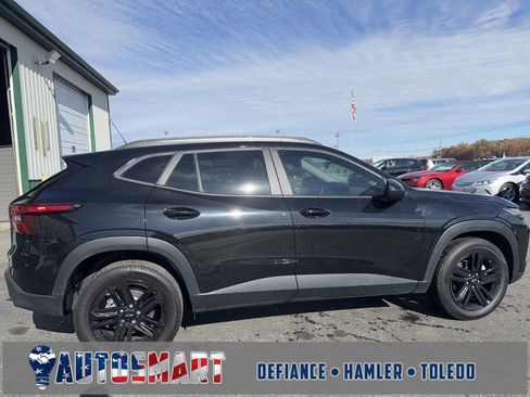 Used 2024 Chevrolet Trax ACTIV w/ Driver Confidence Package image 9