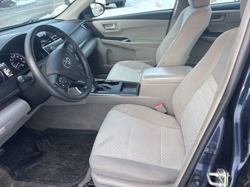 Used 2017 Toyota Camry LE image 9
