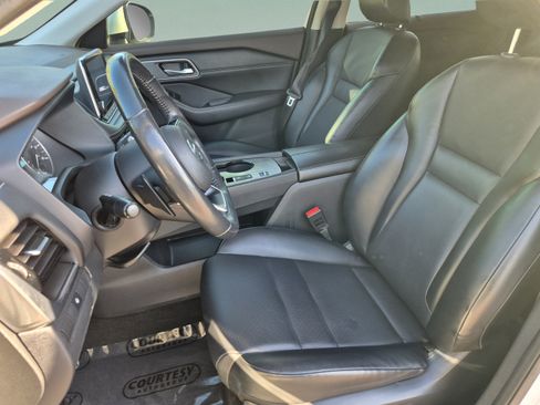 Certified 2021 Nissan Rogue SV w/ Premium Package FWD image 21