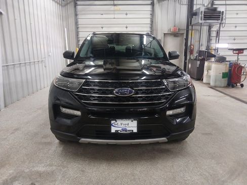 Used 2020 Ford Explorer XLT w/ Equipment Group 202A image 6