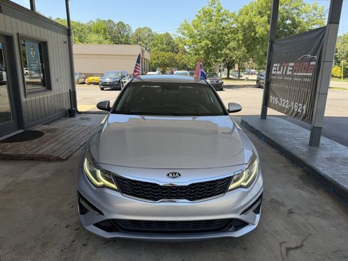 Used 2020 Kia Optima LX FWD image 2