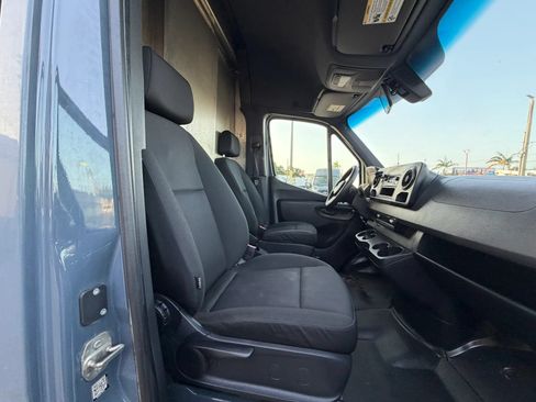 Used 2019 Mercedes-Benz Sprinter 170 image 16