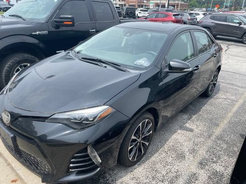 Used 2019 Toyota Corolla SE FWD image 3