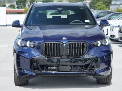 New 2026 BMW X5 xDrive40i w/ M Sport Package AWD/4WD image 2