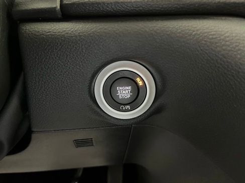 Used 2026 Chrysler Pacifica Select FWD image 24