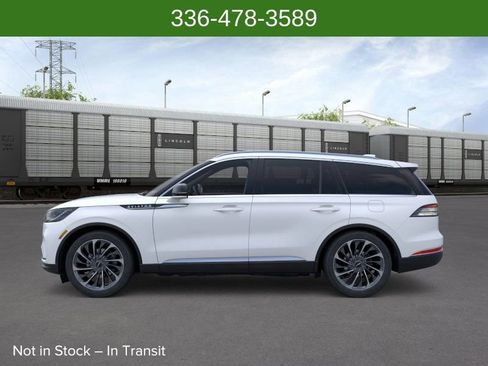 New 2026 Lincoln Aviator Reserve image 3