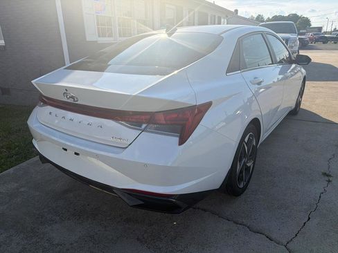 Used 2022 Hyundai Elantra Limited FWD image 8