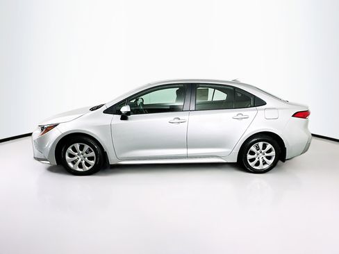 Used 2026 Toyota Corolla LE image 4