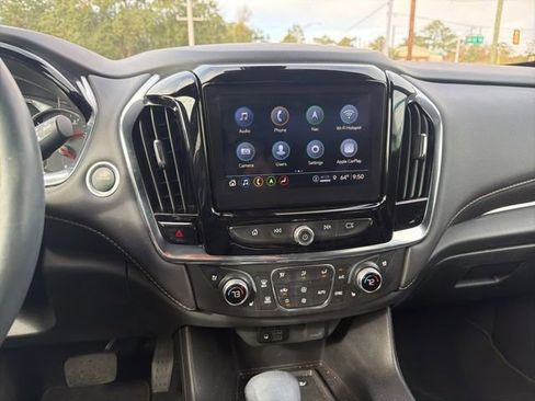 Used 2023 Chevrolet Traverse Premier image 10