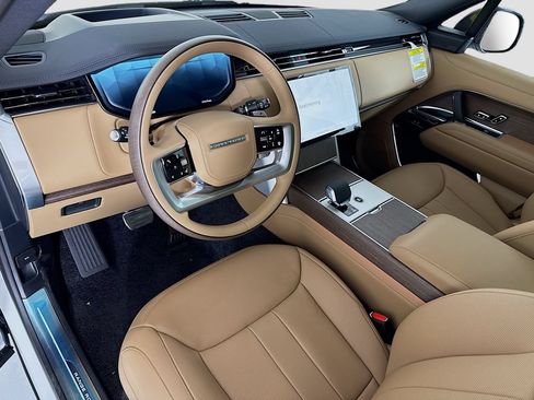 New 2026 Land Rover Range Rover Long Wheelbase SE AWD/4WD image 10