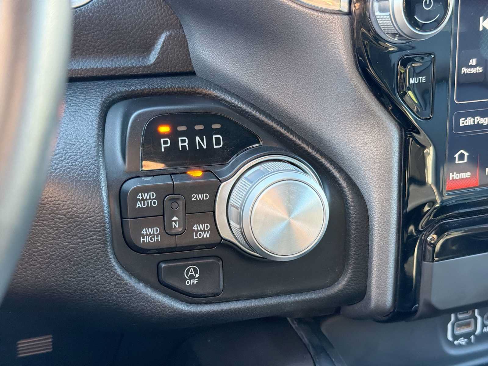 Used 2024 RAM 1500 Laramie AWD/4WD image 27