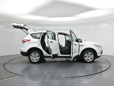 Used 2014 Ford Escape S FWD image 4