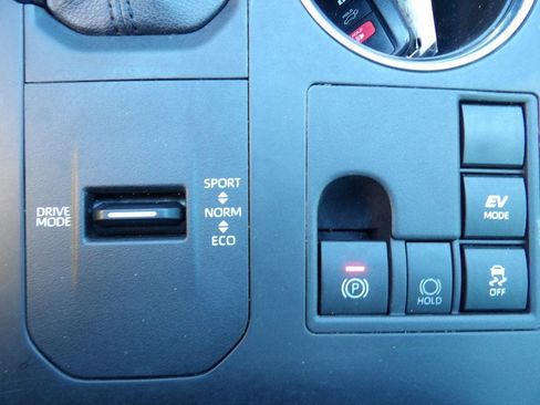 Used 2023 Toyota Highlander Bronze Edition image 26