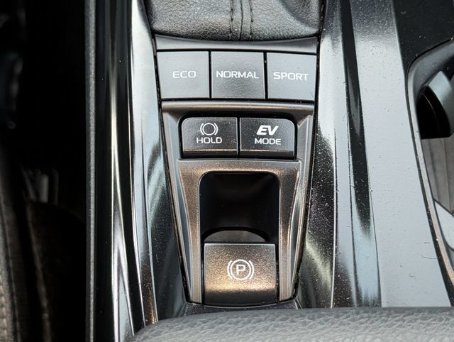 Used 2025 Toyota Camry SE FWD image 16