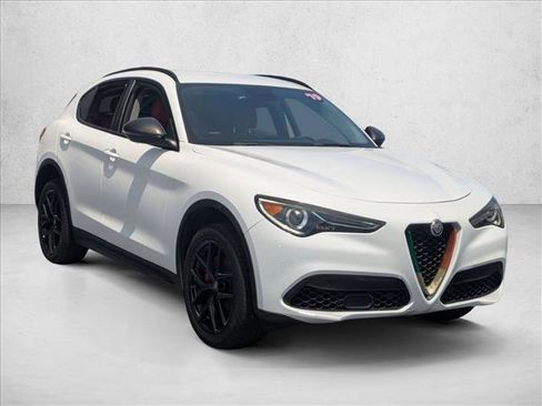 Used 2019 Alfa Romeo Stelvio w/ Nero Edizione RWD image 3