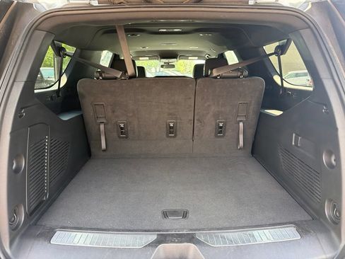 Used 2025 Chevrolet Suburban Z71 AWD/4WD image 19