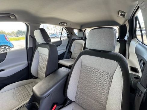 Used 2022 Chevrolet Equinox LS image 14