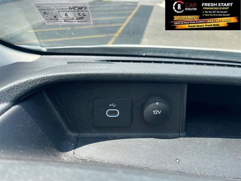 Used 2024 Ford Transit 350 XLT image 28