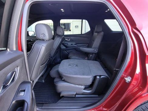 Used 2023 Chevrolet Traverse High Country image 28