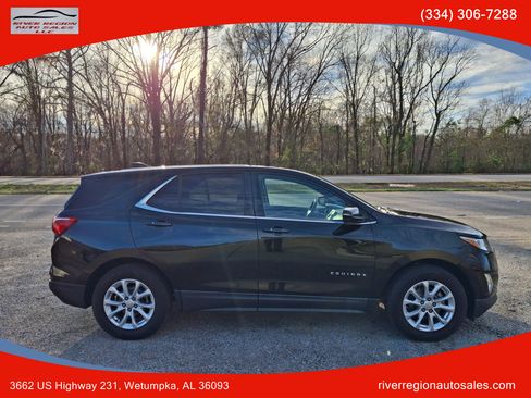 Used 2018 Chevrolet Equinox LT image 2