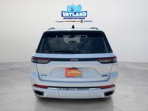 Certified 2022 Jeep Grand Cherokee Overland AWD/4WD image 4