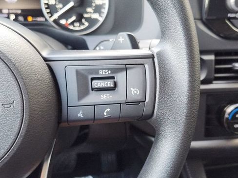 Used 2025 Nissan Pathfinder S FWD image 29