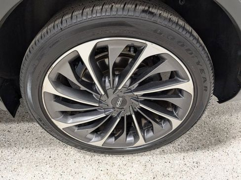 Used 2020 Lincoln Aviator Reserve w/ Equipment Group 202A image 10
