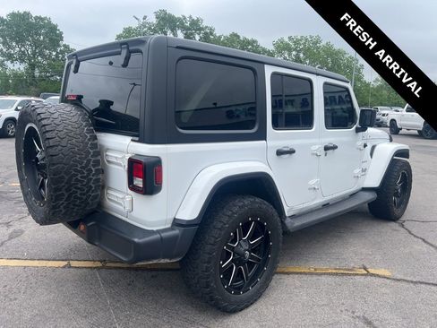 Used 2019 Jeep Wrangler Unlimited Sahara image 4