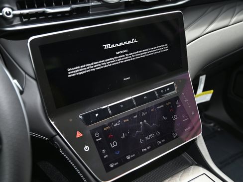 New 2025 Maserati Grecale GT image 27