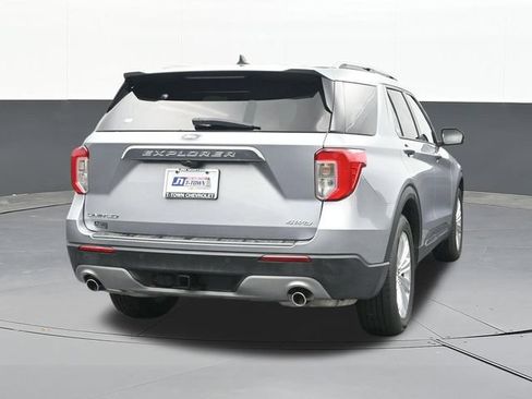 Used 2022 Ford Explorer Limited w/ Equipment Group 301A AWD/4WD image 13