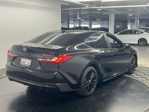 Certified 2025 Toyota Camry SE image 4