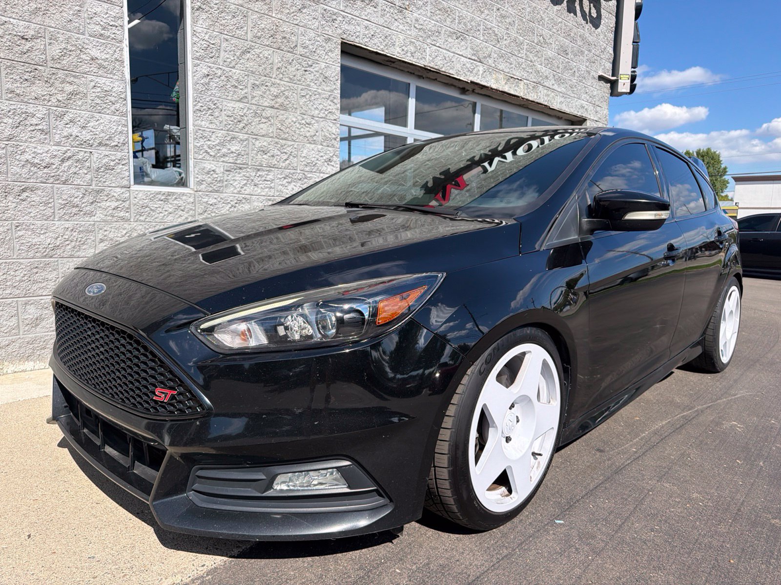 Used 2018 Ford Focus ST w/ Equipment Group 401A FWD image 1