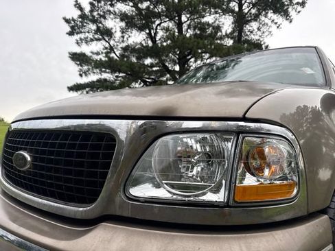 Used 2002 Ford Expedition XLT RWD image 34