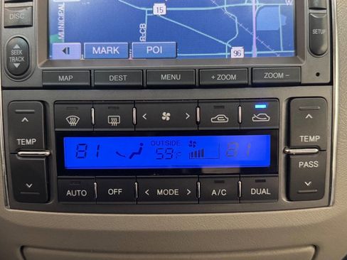 Used 2010 Hyundai Azera Limited w/ Navigation Pkg 3 image 37