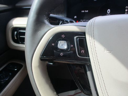 Used 2023 Lincoln Aviator Reserve w/ Elements Package Plus AWD/4WD image 13