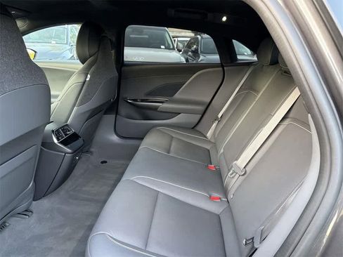 Used 2024 Lucid Air Touring image 28