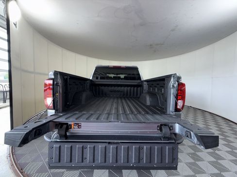 Used 2022 GMC Sierra 1500 SLE AWD/4WD image 24