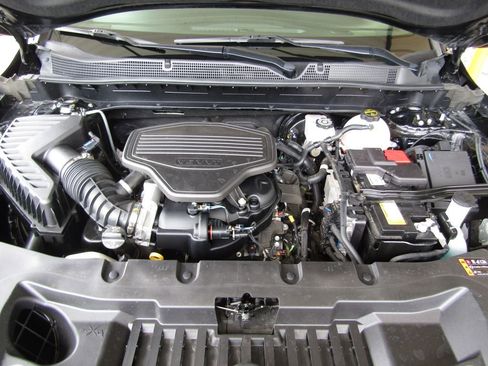 Used 2025 Chevrolet Blazer RS image 33