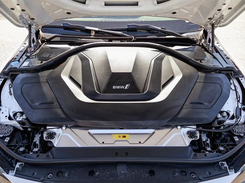 Used 2023 BMW i4 eDrive40 image 29