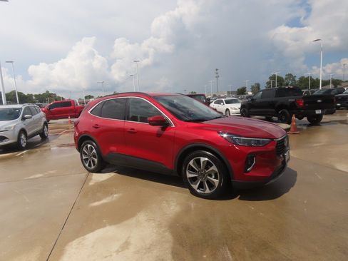 Used 2023 Ford Escape Platinum FWD image 7