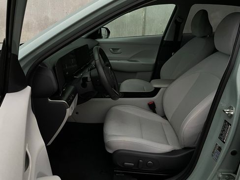 Used 2025 Hyundai Kona SEL image 10