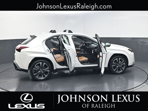 New 2025 Lexus UX 300h FWD image 33