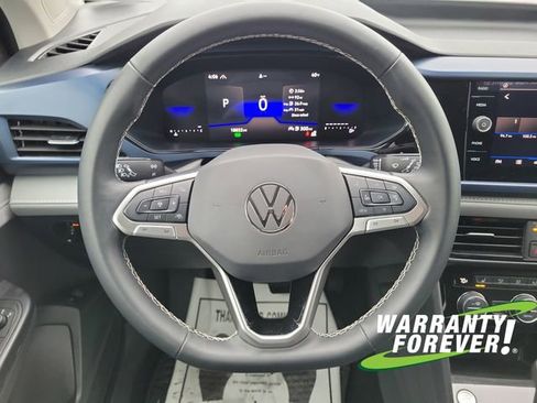 Used 2024 Volkswagen Taos SE image 9